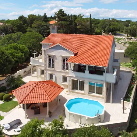 Ferienhaus Rajna *