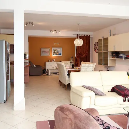 Holiday home Rajna Pucisca